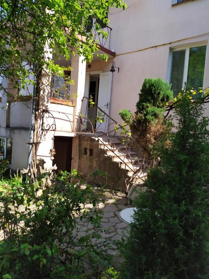 Vilni Kimnaty Hotel Mukacheve Exterior photo